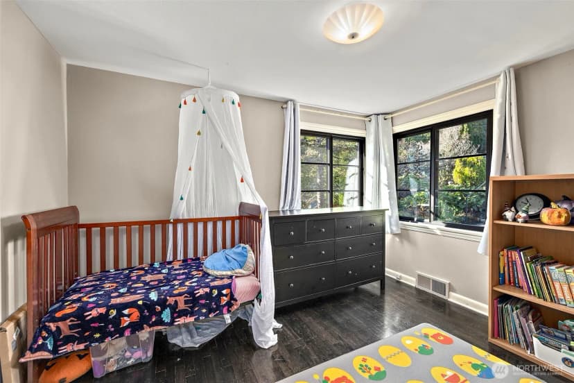Property photo for 10127 Waters Avenue S, Seattle photo 17