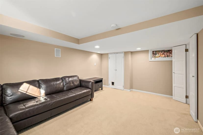 Property photo for 10127 Waters Avenue S, Seattle photo 25