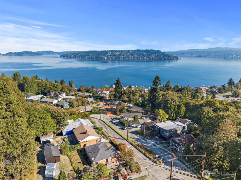 Property photo for 10127 Waters Avenue S, Seattle