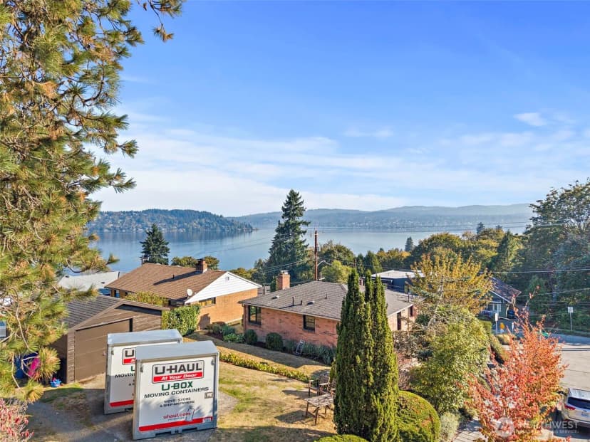 Property photo for 10127 Waters Avenue S, Seattle photo 28