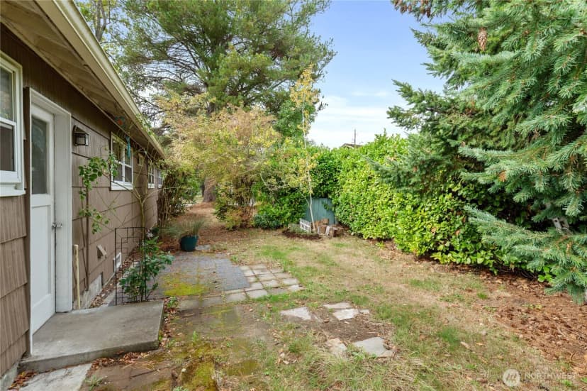 Property photo for 944 E 30th Street, Bremerton photo 19