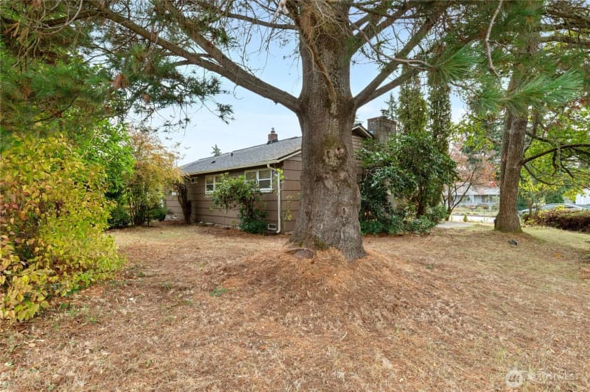 Property photo for 944 E 30th Street, Bremerton photo 21