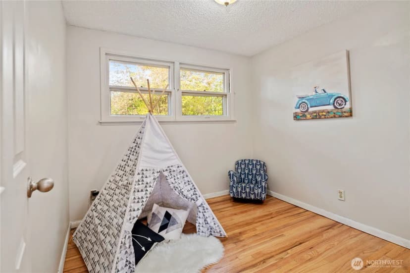Property photo for 944 E 30th Street, Bremerton photo 13