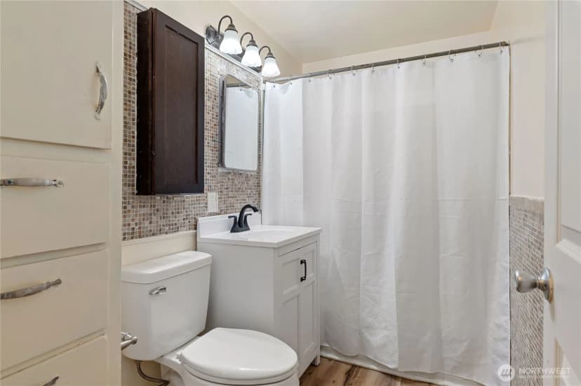 Property photo for 944 E 30th Street, Bremerton photo 12