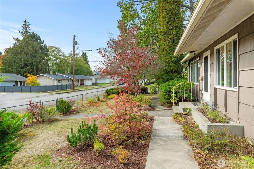 Property photo for 944 E 30th Street, Bremerton photo 17