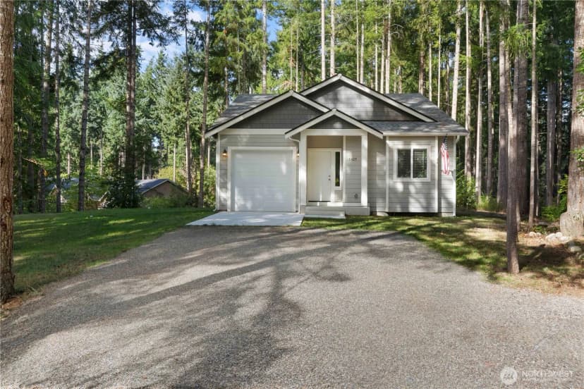 Property photo for 18425 Rampart Drive Se, Yelm photo 2
