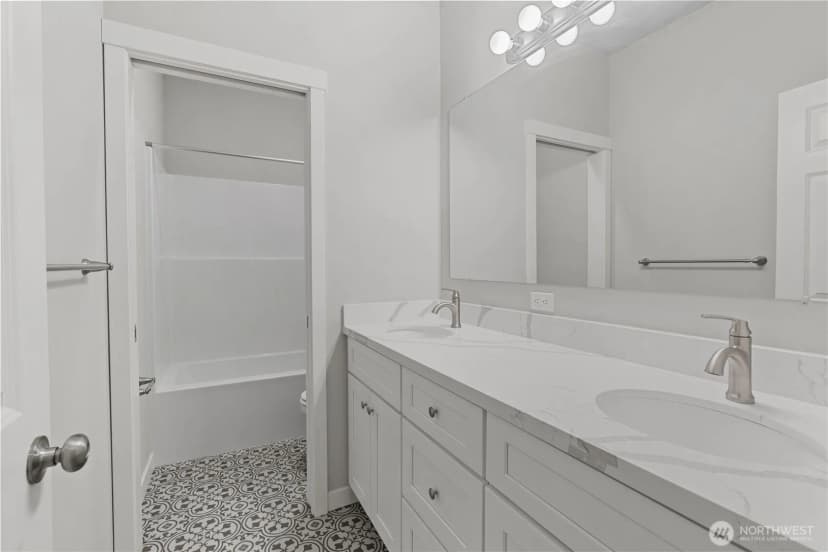 Property photo for 18425 Rampart Drive Se, Yelm photo 12
