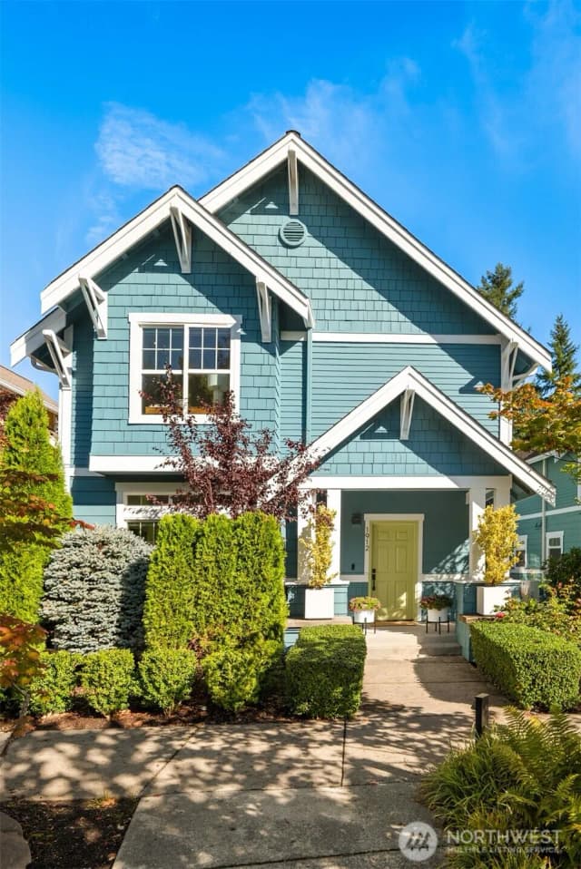 Property photo for 1912 Ne Kincaid Walk, Issaquah photo 2