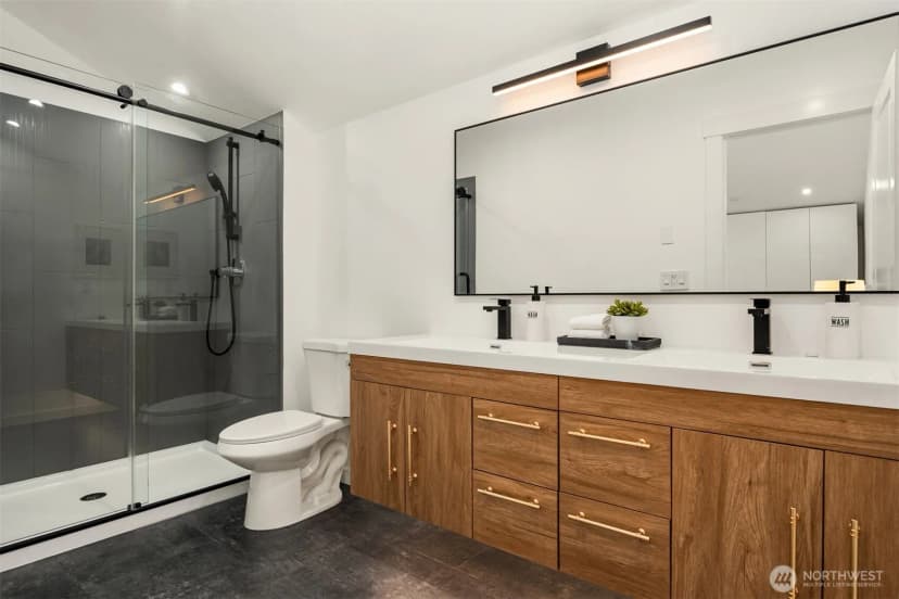 Property photo for 1912 Ne Kincaid Walk, Issaquah photo 17