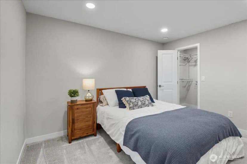 Property photo for 27001 35th Avenue S, Kent photo 17
