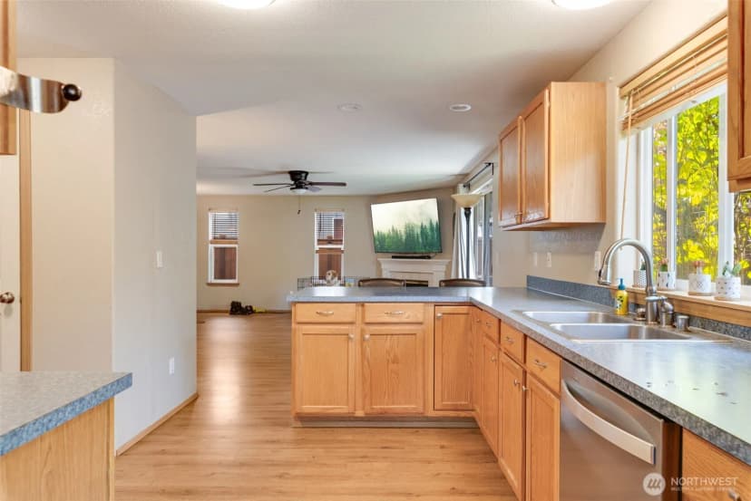 Property photo for 7744 Sawgrass Ln. Se, Lacey photo 11