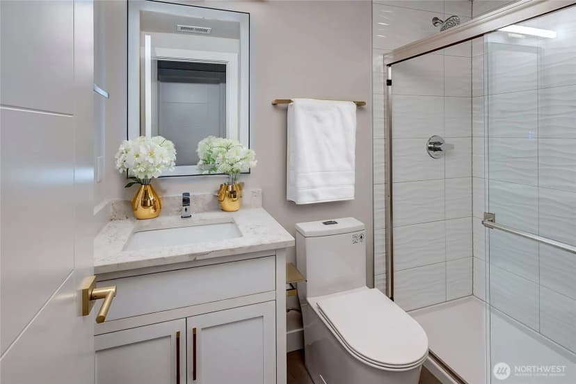 Property photo for 18717 68th Avenue Ne #105, Kenmore photo 5