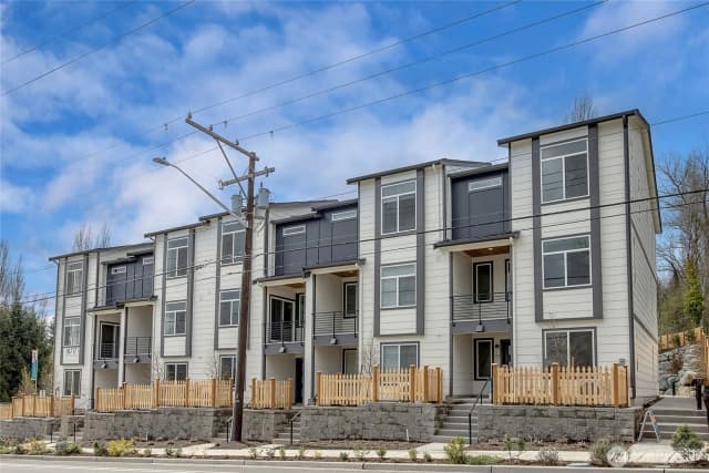 Property photo for 18717 68th Avenue Ne #105, Kenmore