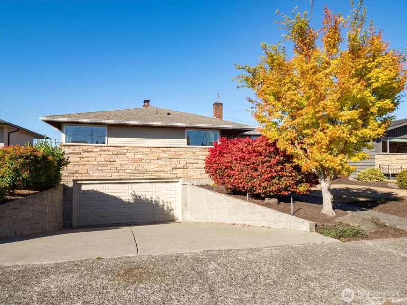 Property photo for 9233 20th Avenue Nw, Seattle photo 27