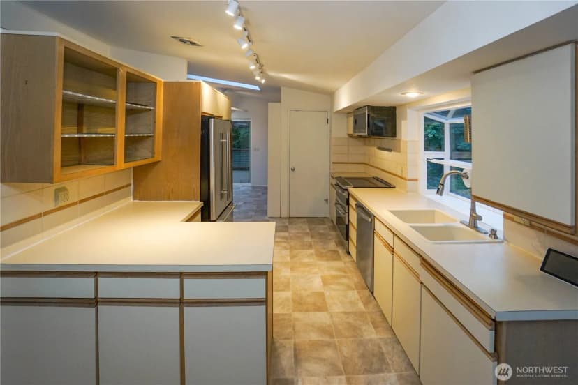 Property photo for 1518 Sw 130th Street, Burien photo 11