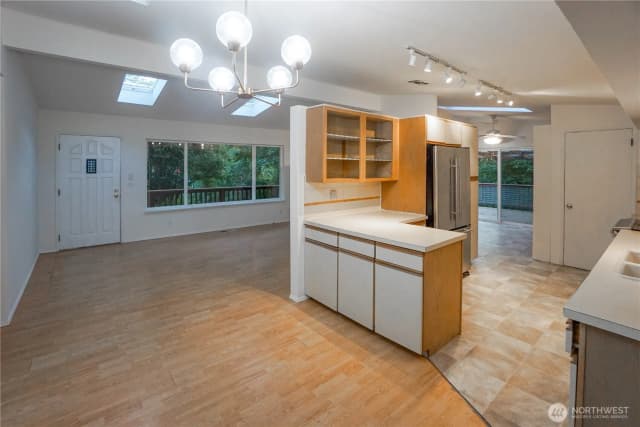 Property photo for 1518 Sw 130th Street, Burien photo 2