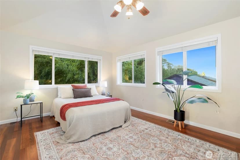 Property photo for 5137 Sw Admiral Way, Seattle photo 17