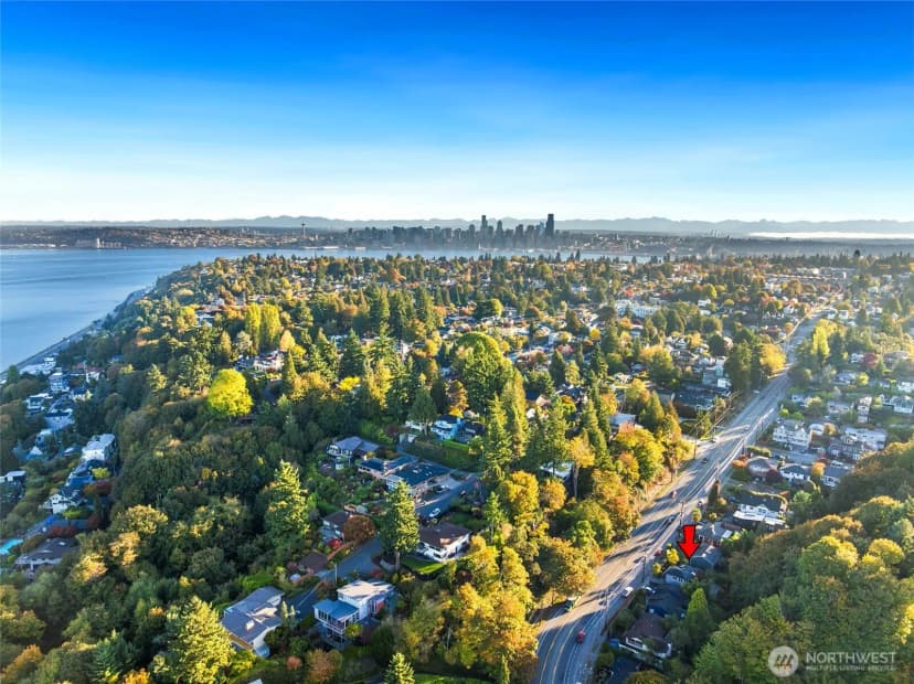 Property photo for 5137 Sw Admiral Way, Seattle photo 27