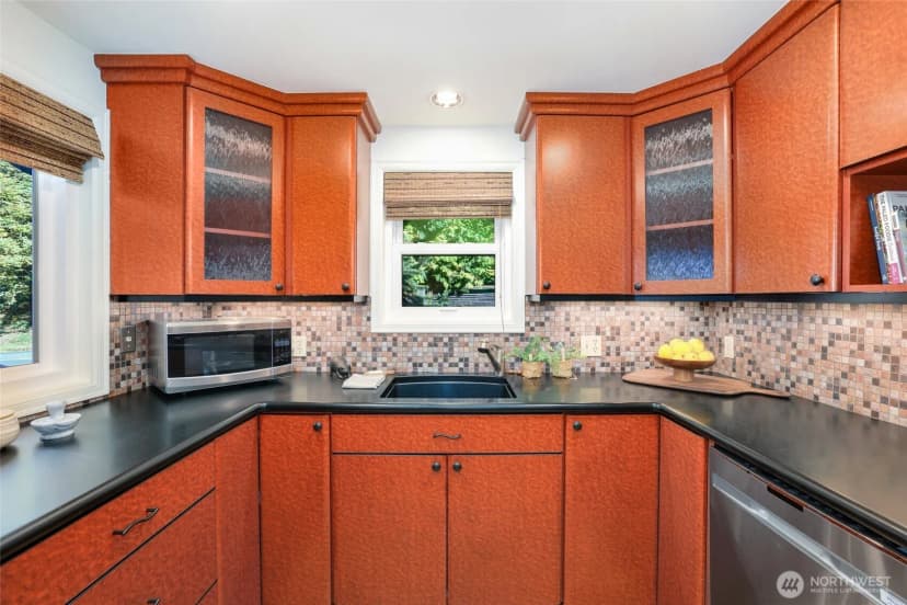 Property photo for 5137 Sw Admiral Way, Seattle photo 12
