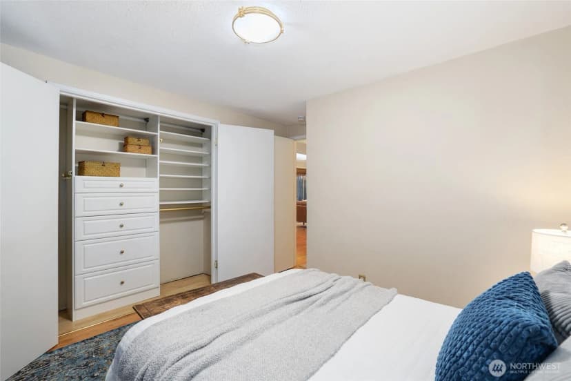 Property photo for 5137 Sw Admiral Way, Seattle photo 15