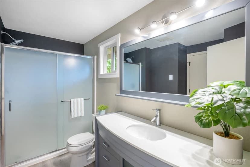 Property photo for 5600 Wisteria Lane Ne, Bremerton photo 11