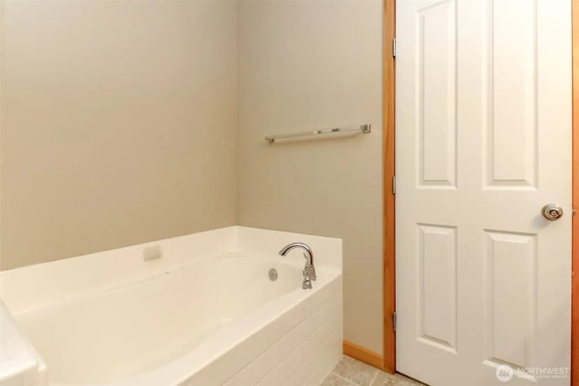 Property photo for 1113 Ofarrell Lane Nw, Orting photo 28