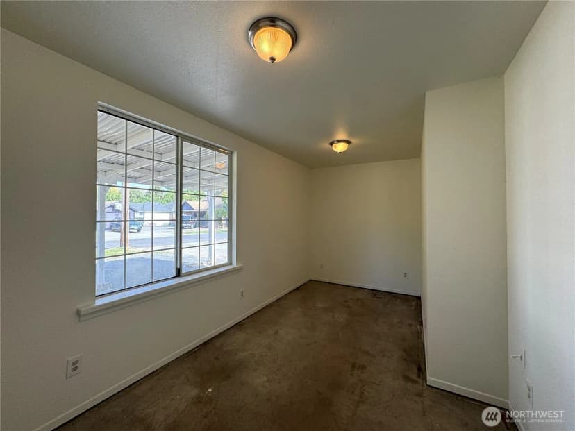 Property photo for 566 18th Avenue, Longview photo 12