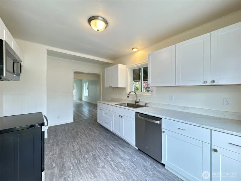 Property photo for 566 18th Avenue, Longview photo 6