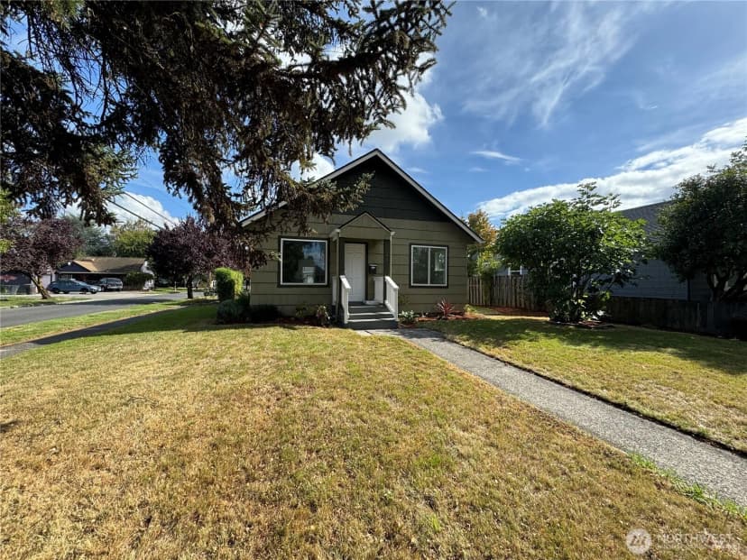 Property photo for 566 18th Avenue, Longview