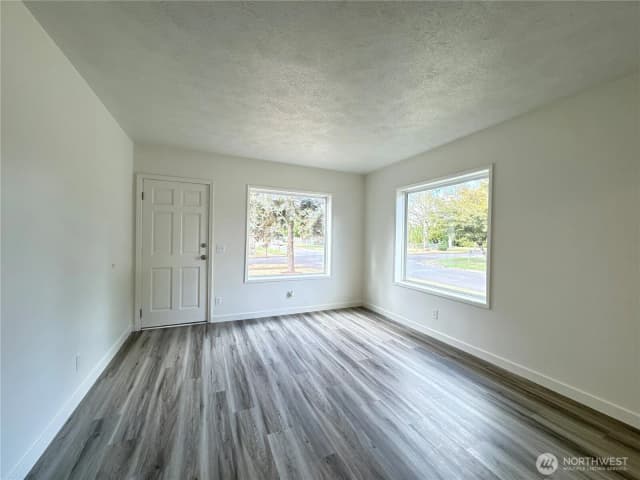 Property photo for 566 18th Avenue, Longview photo 2