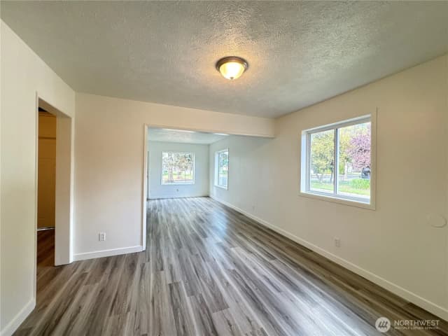 Property photo for 566 18th Avenue, Longview photo 4