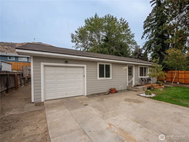 Property photo for 2370 Albin Drive, Entiat photo 4