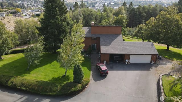 Property photo for 14 Hahn Road, Omak photo 2