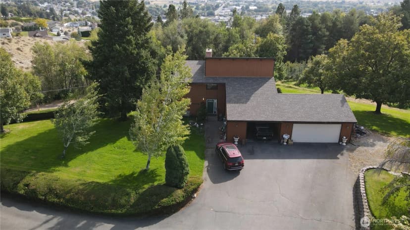 Property photo for 14 Hahn Road, Omak photo 2