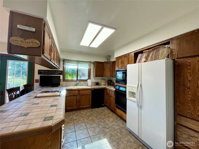 Property photo for 14 Hahn Road, Omak photo 9