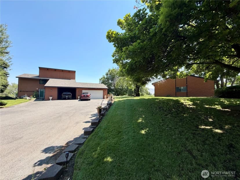 Property photo for 14 Hahn Road, Omak photo 40