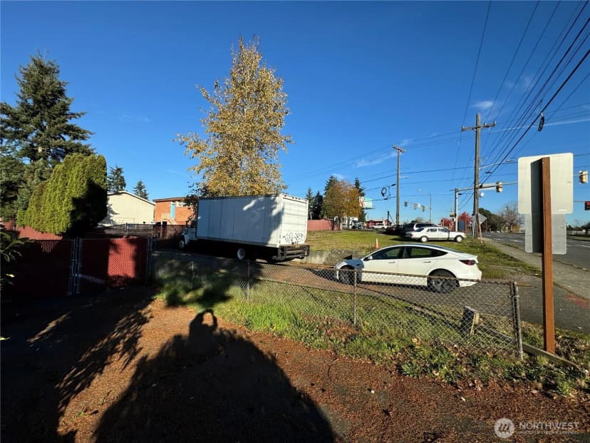 Property photo for 1606 S 128th Street S, Burien