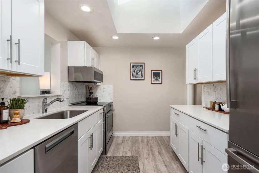 Property photo for 4026 52nd Avenue Sw, Seattle photo 9