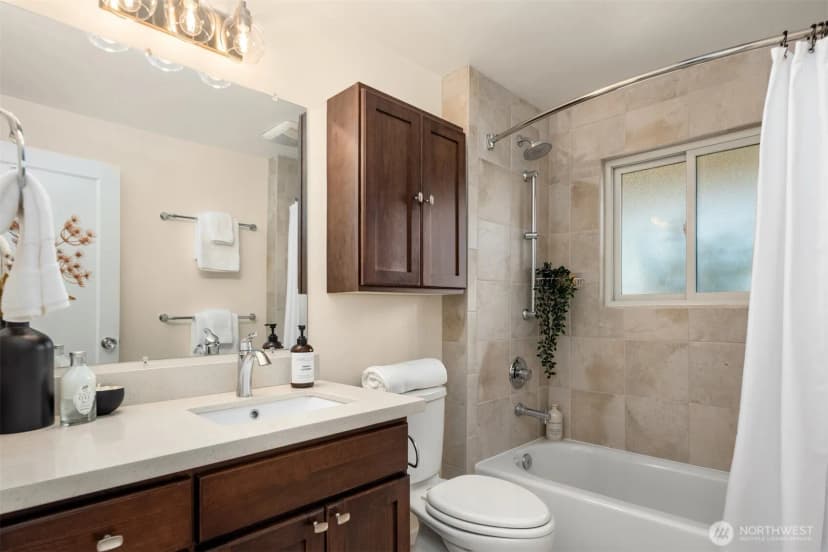 Property photo for 4026 52nd Avenue Sw, Seattle photo 22