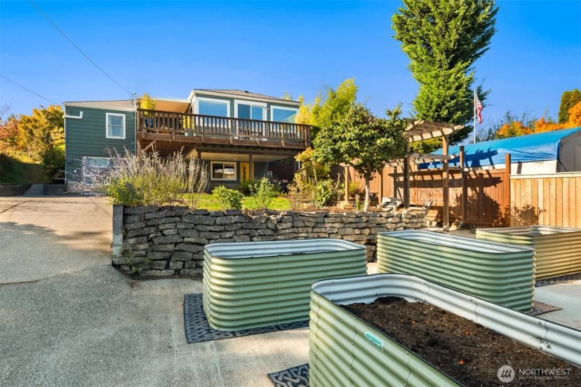 Property photo for 4026 52nd Avenue Sw, Seattle photo 32