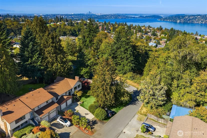 Property photo for 11813 79th Avenue S, Seattle photo 27