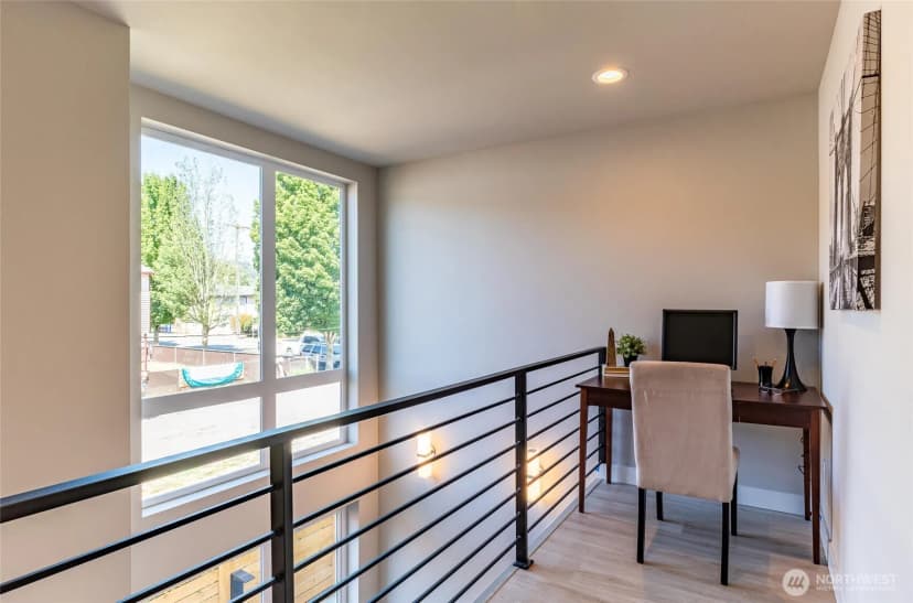 Property photo for 527 S Cloverdale Street #d, Seattle photo 9