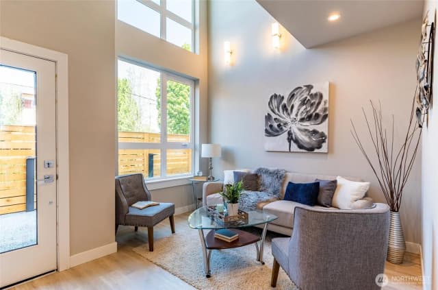 Property photo for 527 S Cloverdale Street #d, Seattle photo 5