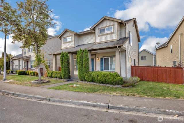 Property photo for 331 Index Avenue Se, Renton photo 2