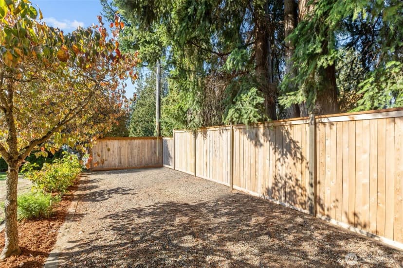 Property photo for 102 Stone Ridge Drive, Snohomish photo 36