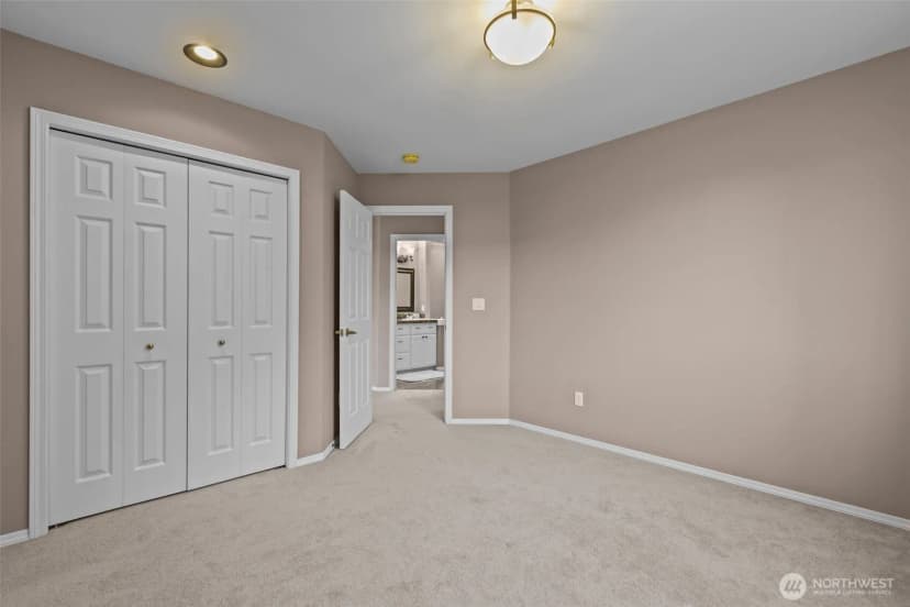 Property photo for 102 Stone Ridge Drive, Snohomish photo 28