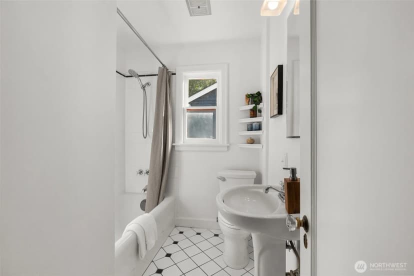 Property photo for 8606 29th Avenue Nw, Seattle photo 11