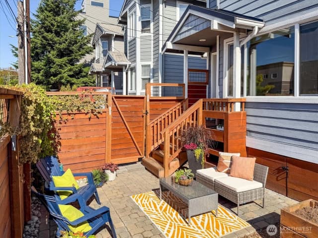 Property photo for 814 23rd Avenue S, Seattle photo 3