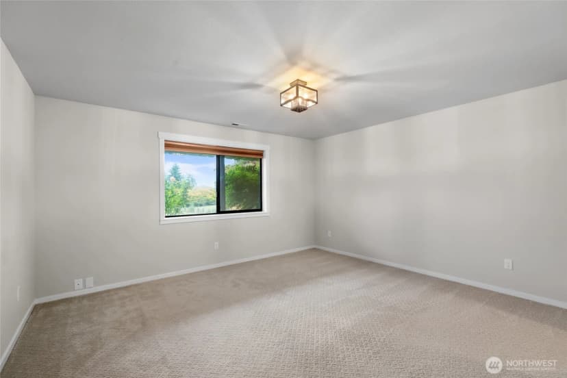 Property photo for 27215 159th Avenue E, Graham photo 24