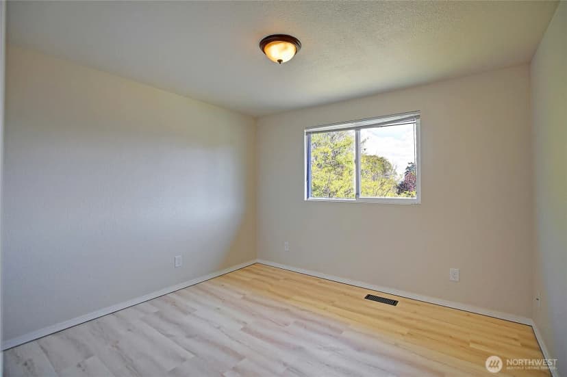 Property photo for 2029 Baymont Drive, Oak Harbor photo 29